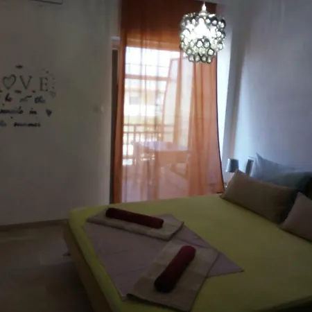 Jonnys Apartament Peraía
